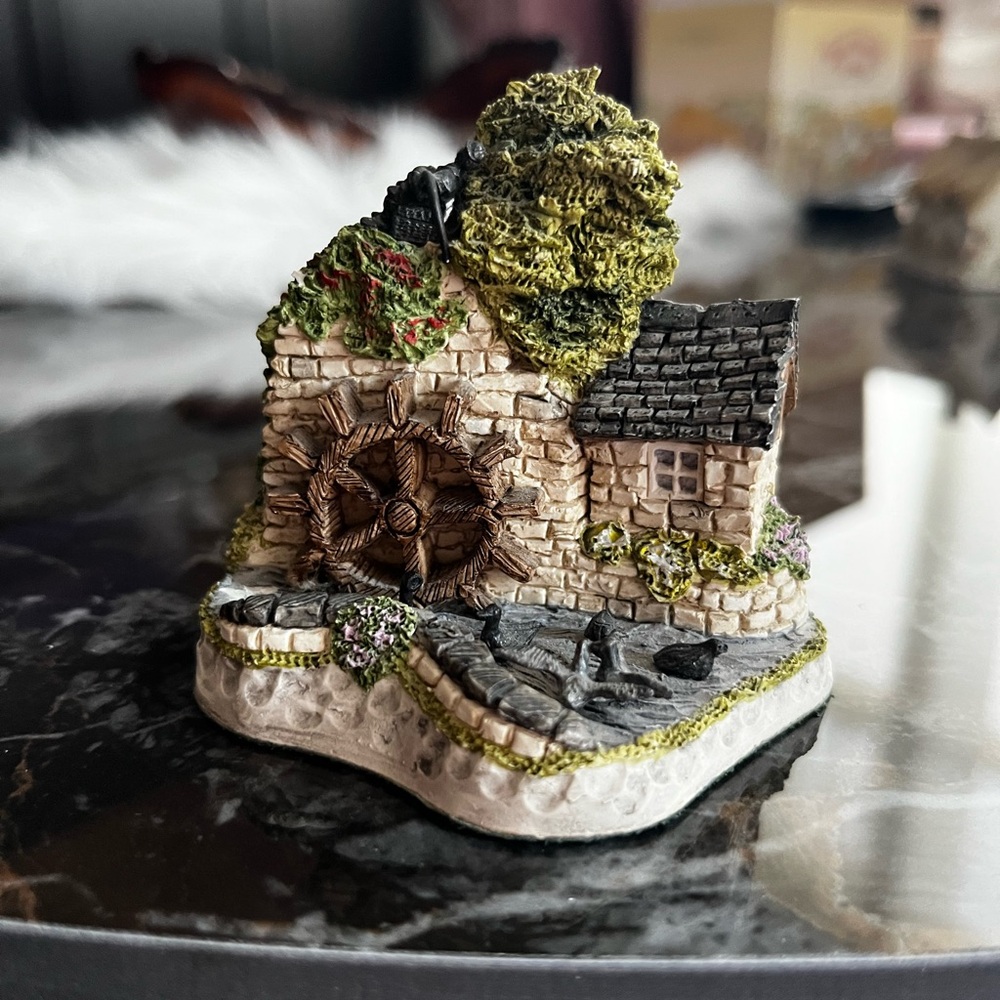 Charming Stone Cottage Figurine